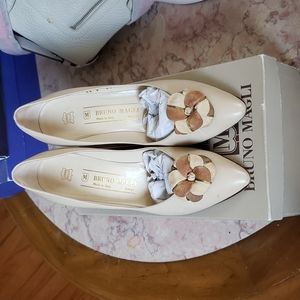 Bruno Magli vintage shoes size 8 (run small)